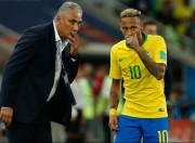 28圈-蒂姆巅峰对决，内马尔与40激战巴黎圣日耳曼分钟，绝杀胜负难料！的简单介绍